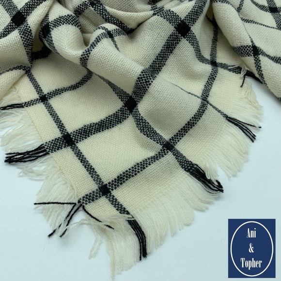 Blanket Scarf Triangle Plaid in Beige/Black - Picture 3 of 4